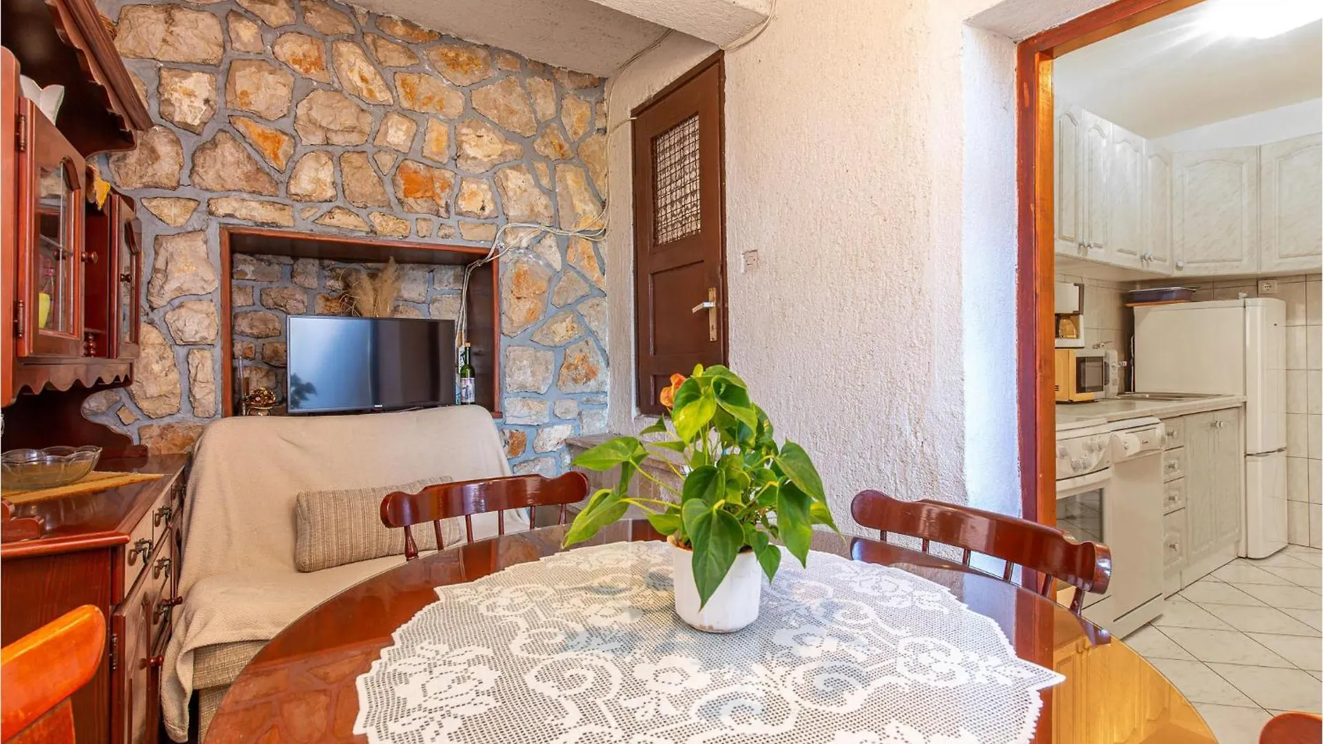 Nice Apartment In Novi Vinodolski With Wifi